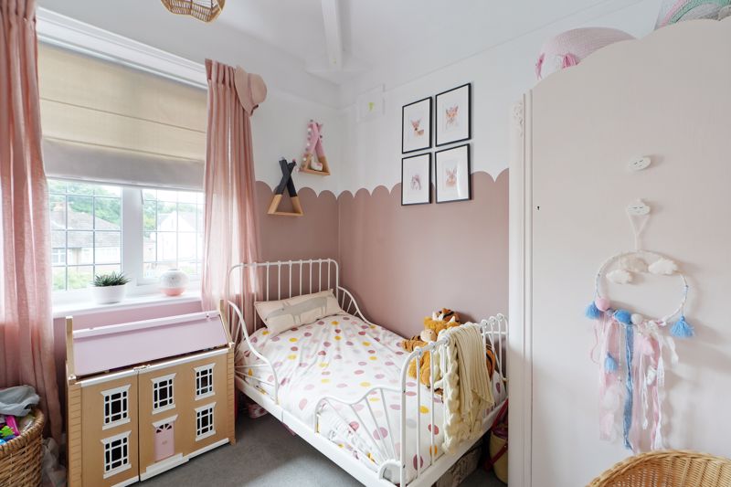 Furniss Avenue Dore